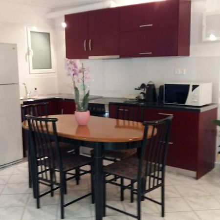 Flor De Mayo,Apt In Alimos Near The Sea Athen Exterior foto