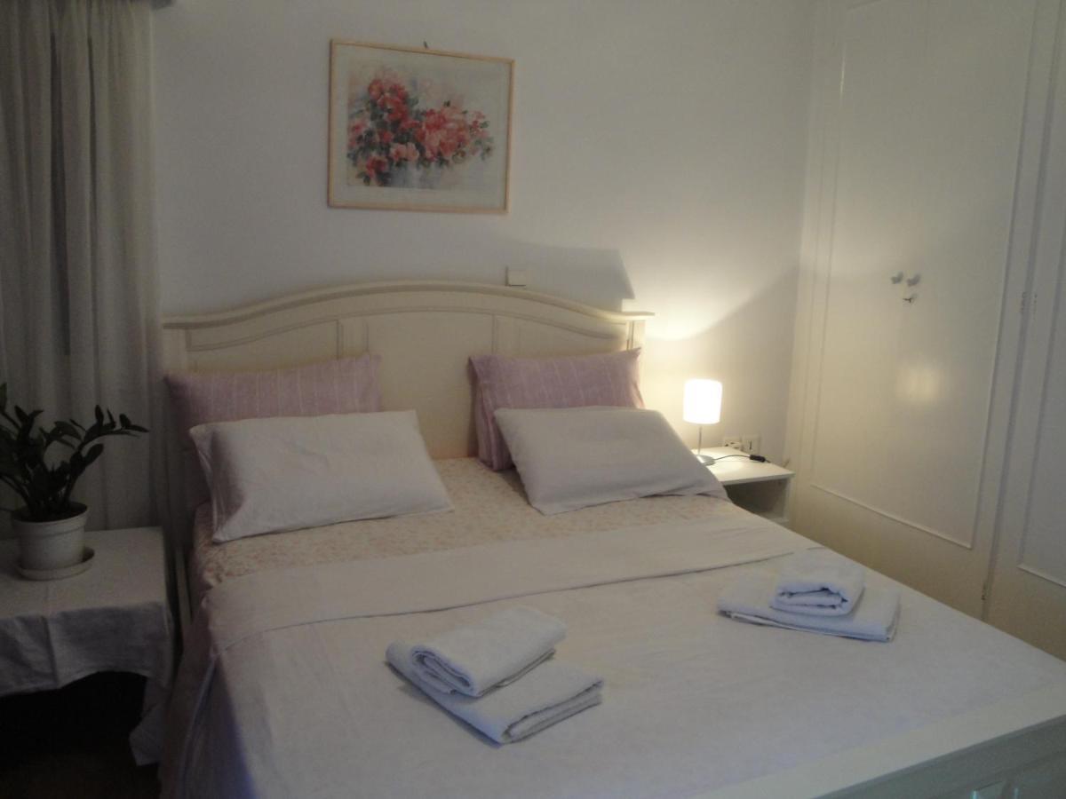 Flor De Mayo,Apt In Alimos Near The Sea Athen Exterior foto